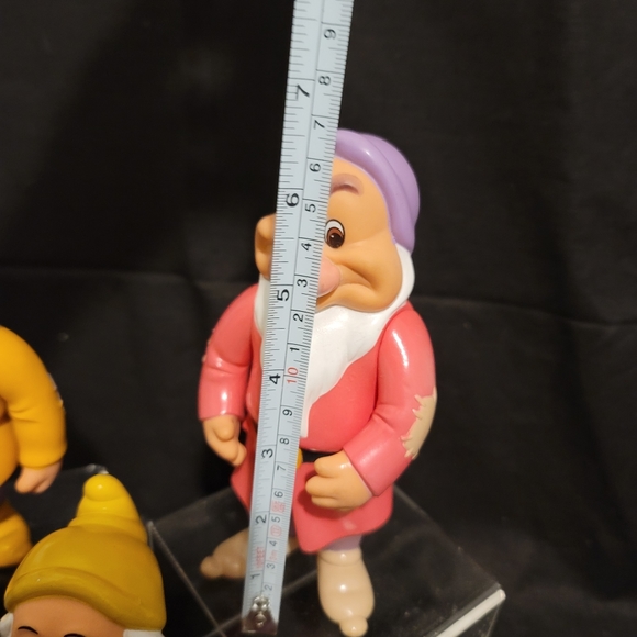 Vintage DISNEY Snow White 7 Dwarfs Rubber Figure 5"- 7" Posable Sleepy Dopey Doc - Picture 11 of 16
